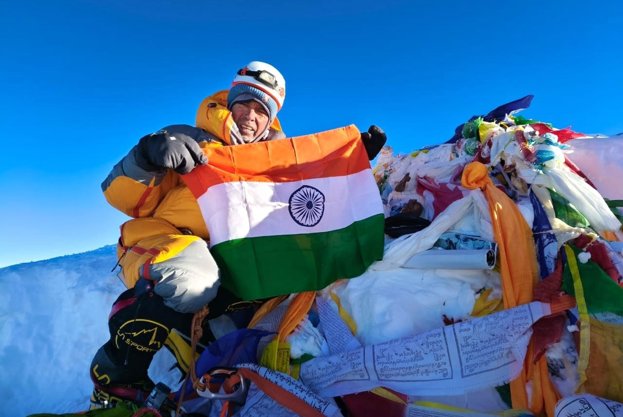 TSAF के 52 वर्षीय मोहन रावत ने फतह किया माउंट एवरेस्ट: 18 मई को लहराया तिरंगा